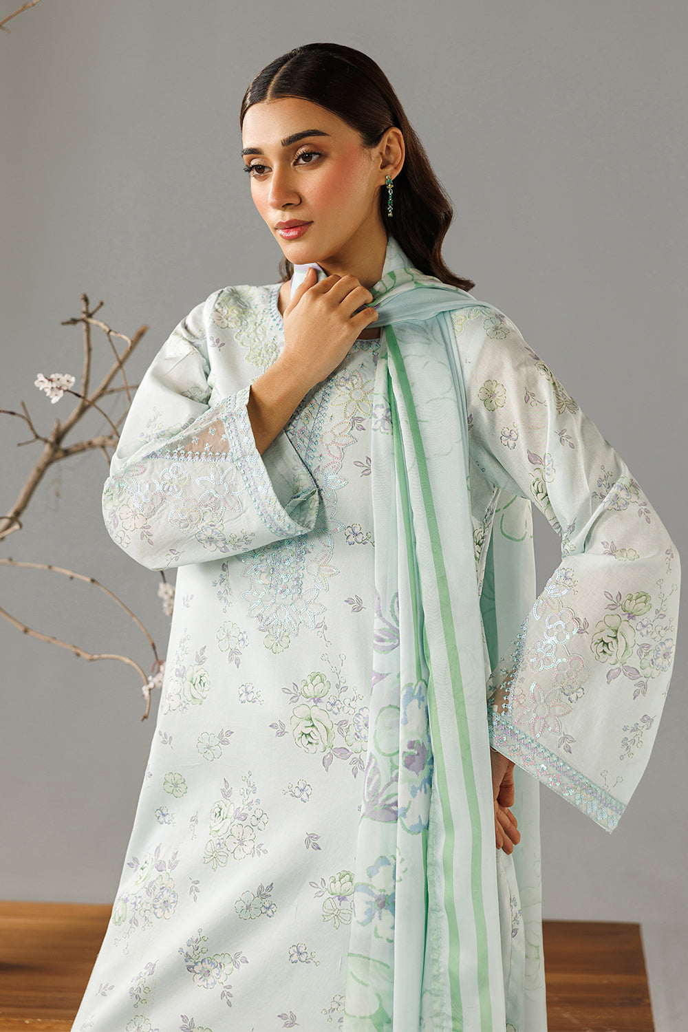 Embroidered Lawn DT-26-11