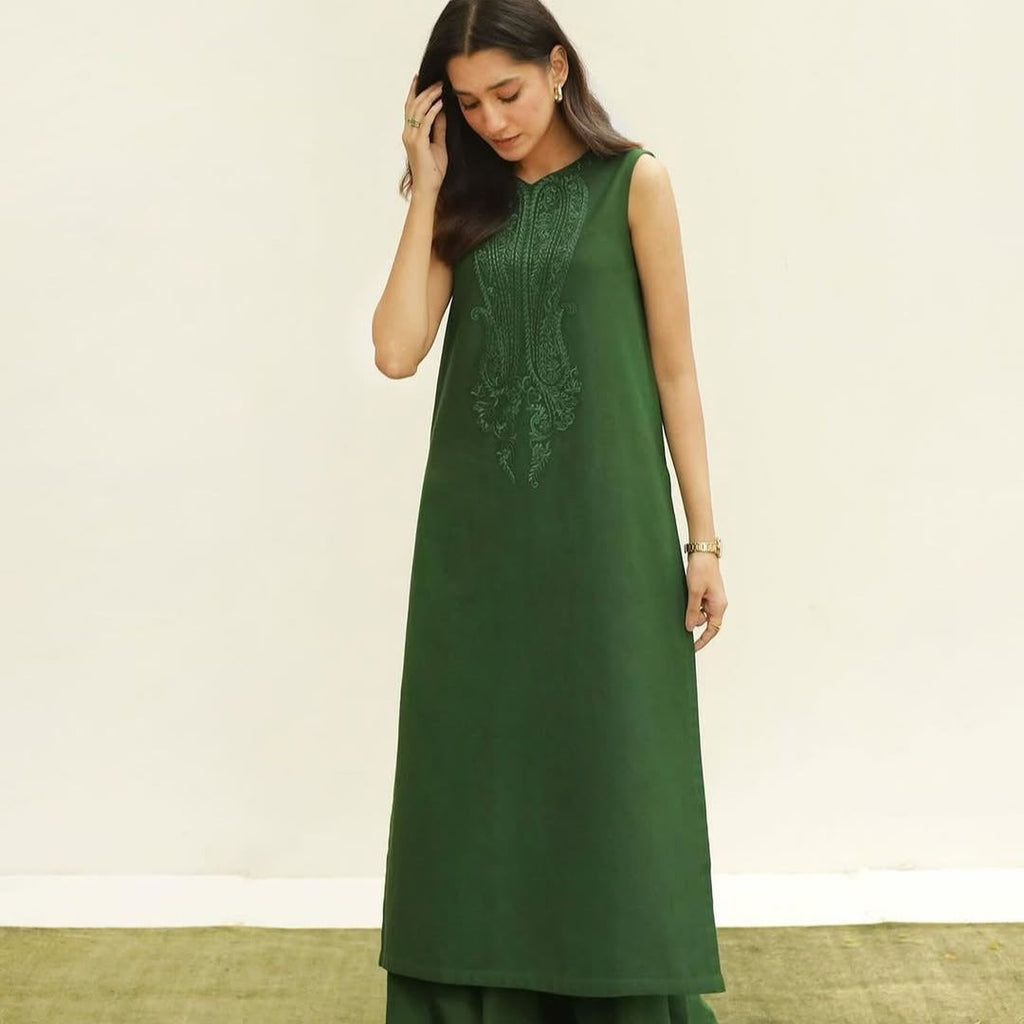 BOTTLE GREEN